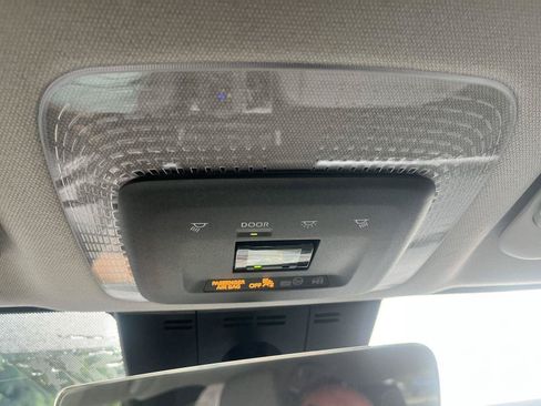 Used 2024 Toyota Prius LE FWD image 28