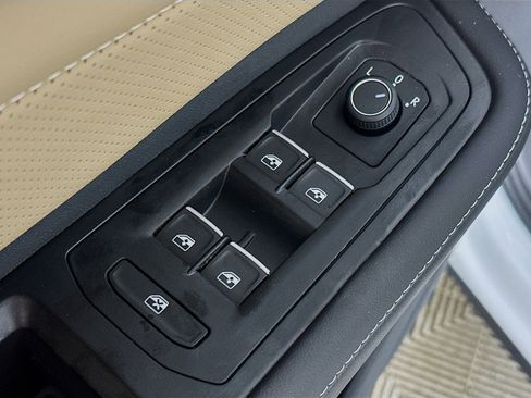 New 2026 Volkswagen Atlas Cross Sport SE image 17