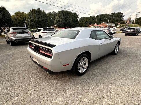 Used 2023 Dodge Challenger SXT image 5