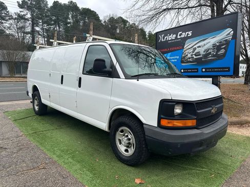 Used 2015 Chevrolet Express 2500 Extended image 1