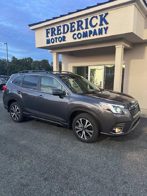 Used 2023 Subaru Forester Limited AWD/4WD image 1