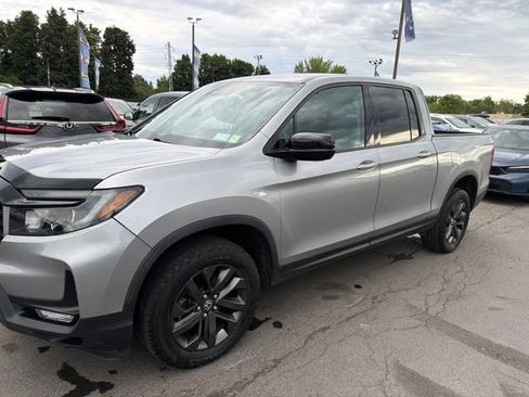 Used 2021 Honda Ridgeline Sport image 2