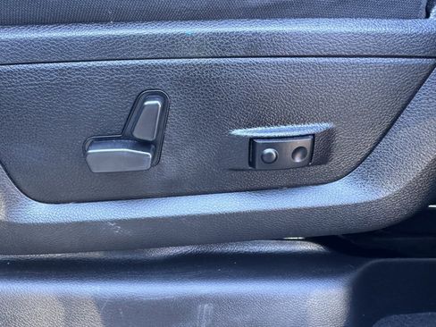 Used 2024 RAM 2500 Big Horn image 17