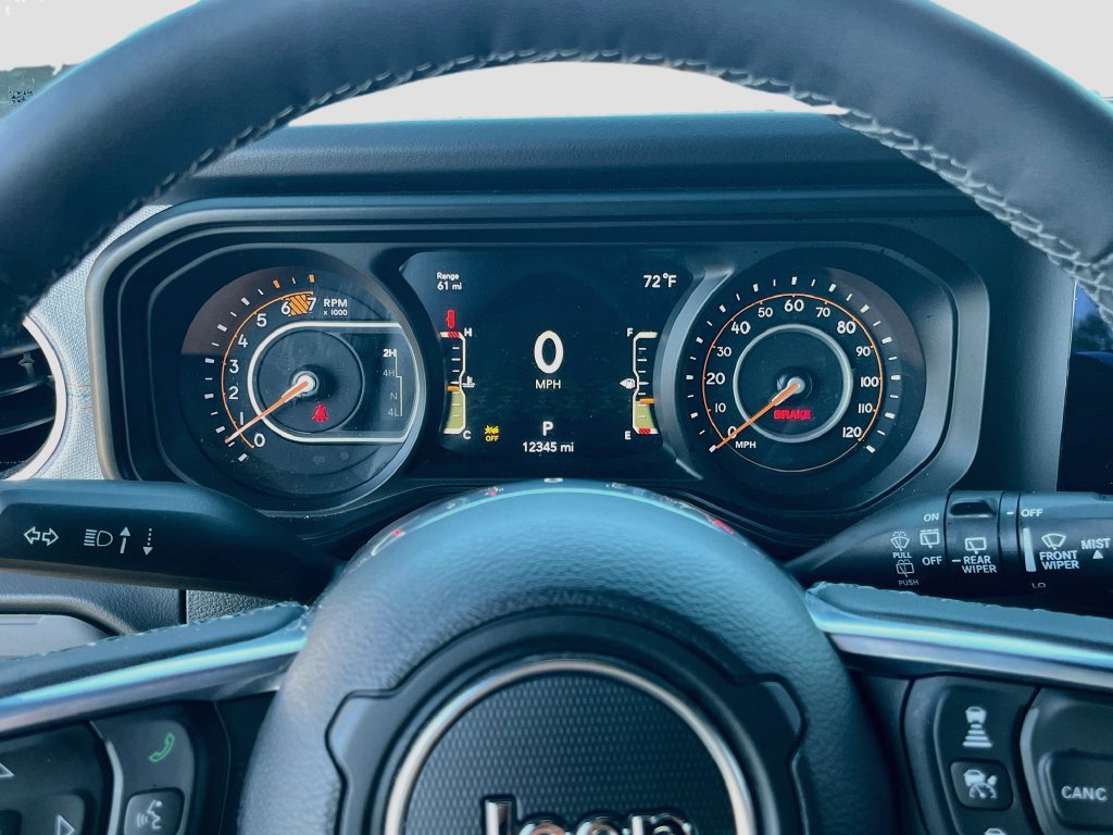 Used 2026 Jeep Wrangler Unlimited Sahara AWD/4WD image 12