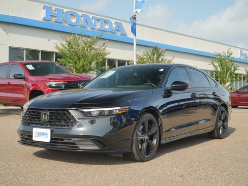 Used 2023 Honda Accord Sport image 1