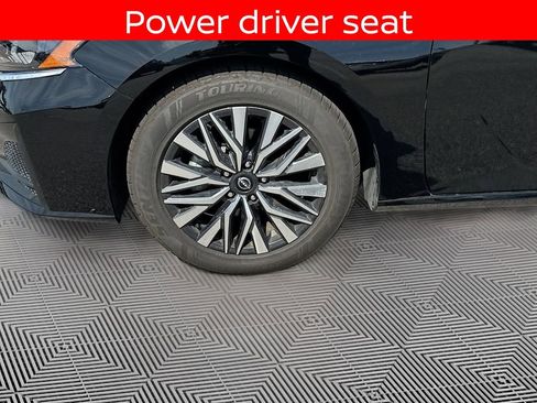 Used 2024 Nissan Altima 2.5 SV FWD image 9