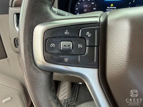 Used 2023 Chevrolet Suburban LT RWD image 17