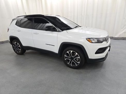 Used 2023 Jeep Compass Limited image 1