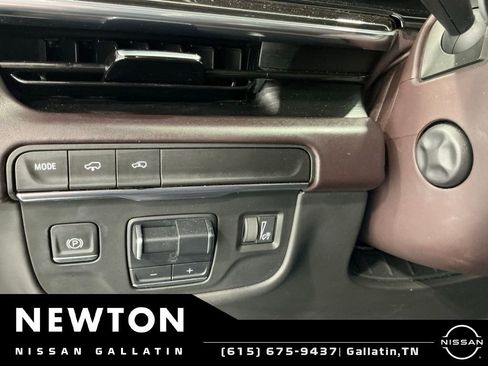 Used 2021 Cadillac Escalade ESV Sport Platinum RWD image 77