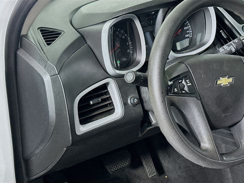 Used 2016 Chevrolet Equinox LS FWD image 16