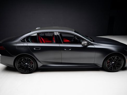 Used 2025 BMW M5 w/ Carbon Package image 35
