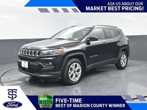 Used 2025 Jeep Compass Latitude AWD/4WD image 1