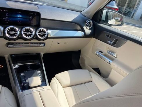 Used 2023 Mercedes-Benz GLB 250 4MATIC image 14