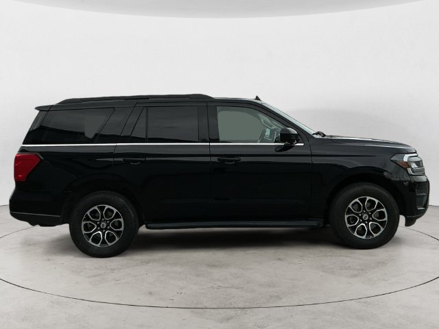 Used 2024 Ford Expedition XLT AWD/4WD image 4