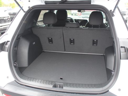 New 2026 Chevrolet Equinox LT FWD image 17