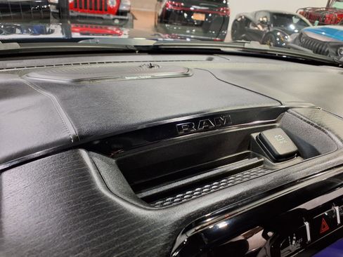 Used 2022 RAM 1500 Limited AWD/4WD image 19