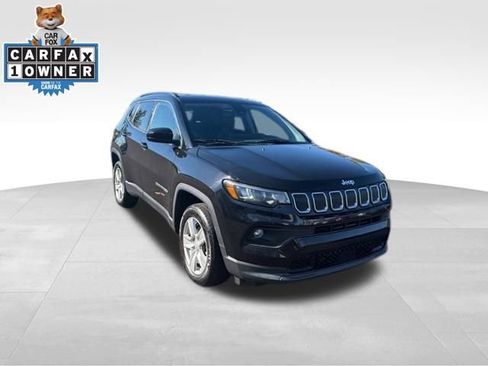 Used 2022 Jeep Compass Latitude image 3