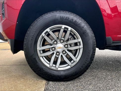 Used 2024 Chevrolet Colorado LT w/ LT Convenience Package image 11