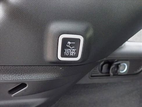 New 2026 Jeep Grand Cherokee Summit w/ Obsidian Package image 9