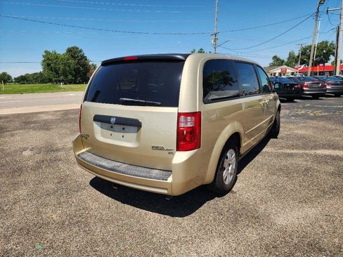 Used 2010 Dodge Grand Caravan SE FWD image 4