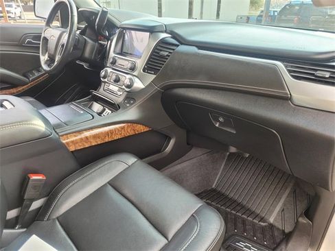 Used 2020 Chevrolet Suburban Premier image 9