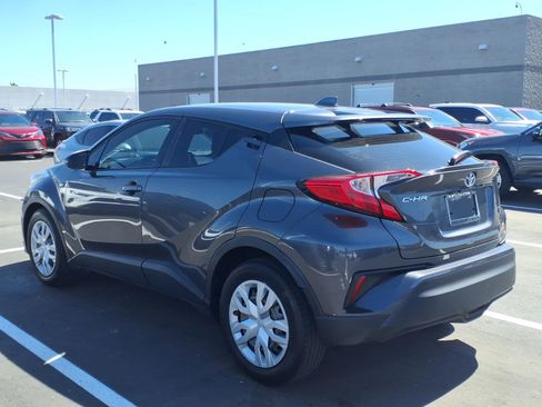 Used 2019 Toyota C-HR LE FWD image 4