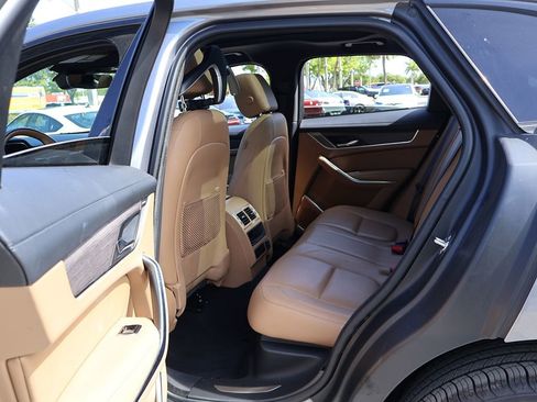 Used 2022 Jaguar F-PACE S AWD/4WD image 38