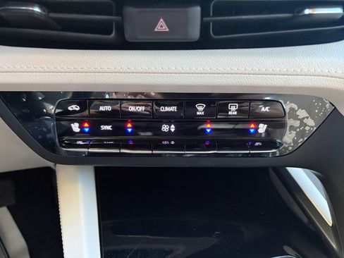 Used 2023 Buick Envision Avenir image 18