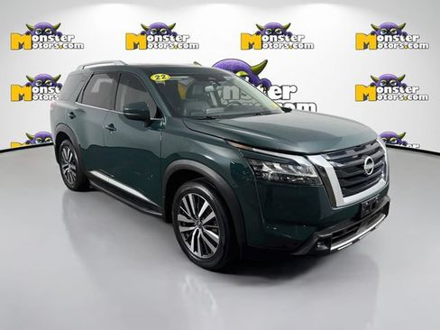 Used 2022 Nissan Pathfinder Platinum AWD/4WD image 3