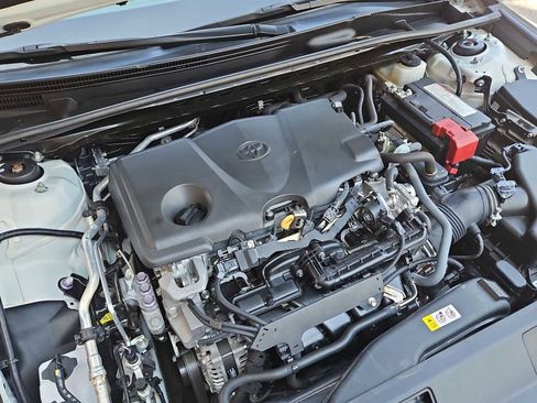 Used 2022 Toyota Camry LE image 15