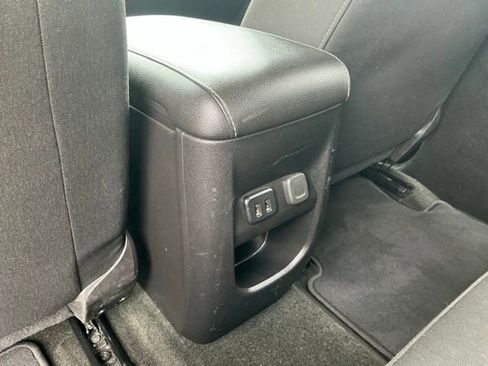 Used 2018 Chevrolet Colorado LT w/ LT Convenience Package AWD/4WD image 36