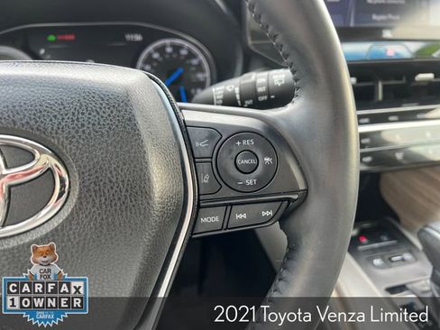 Used 2021 Toyota Venza Limited image 30