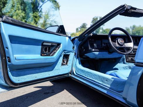 Used 1988 Chevrolet Corvette Convertible RWD image 43