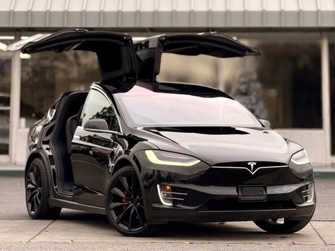 Used 2020 Tesla Model X Long Range image 2
