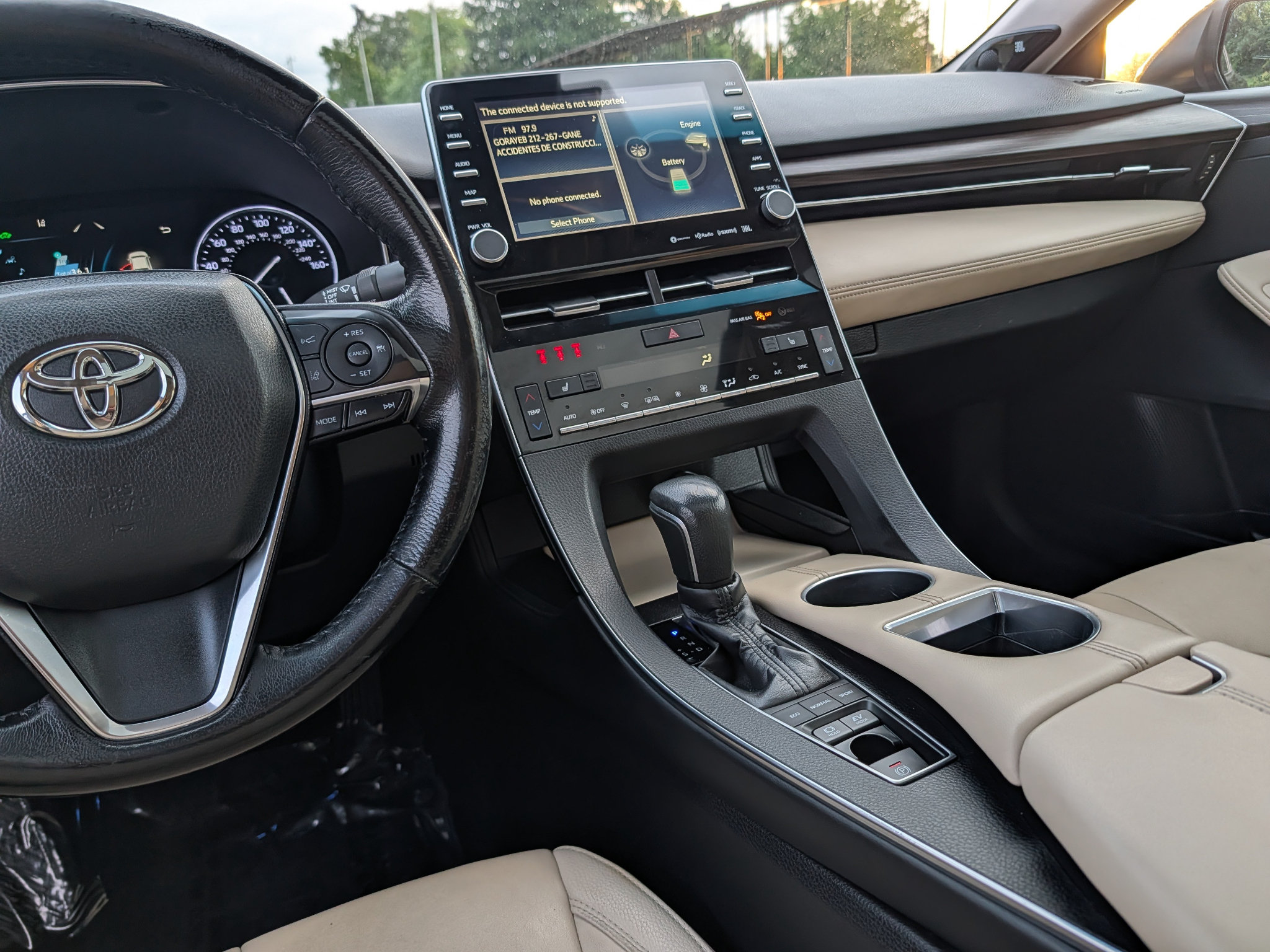 Used 2019 Toyota Avalon XLE w/ Moonroof Package FWD image 24