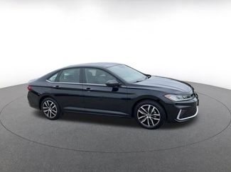 Used 2025 Volkswagen Jetta SE video 2