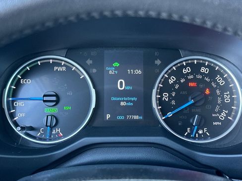 Used 2020 Toyota RAV4 XLE w/ XLE Grade Weather Package image 21