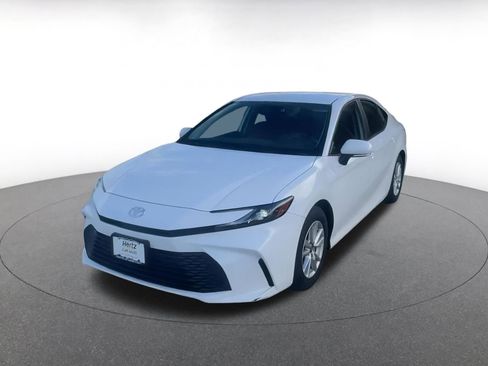 Used 2025 Toyota Camry LE image 7