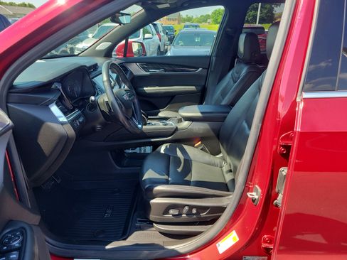 Used 2020 Cadillac XT6 Premium Luxury FWD image 17