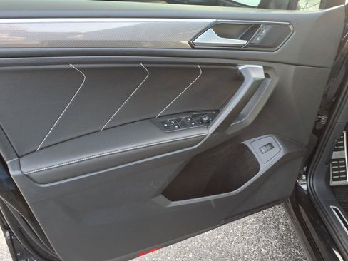Used 2024 Volkswagen Tiguan SE R-Line AWD/4WD image 13