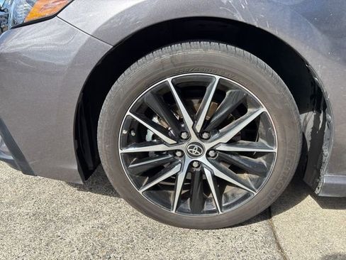Used 2024 Toyota Camry SE image 10