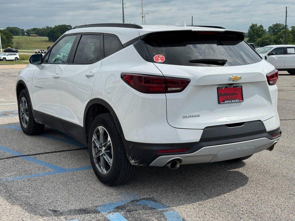 Used 2024 Chevrolet Blazer LT w/ Convenience Package FWD image 8