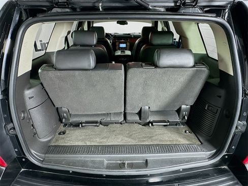 Used 2008 GMC Yukon SLT w/ SLT Preferred Equipment Group image 32