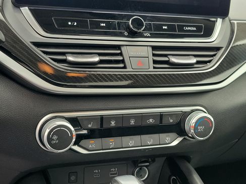 Used 2024 Nissan Altima 2.5 SR w/ SR Premium Package FWD image 27