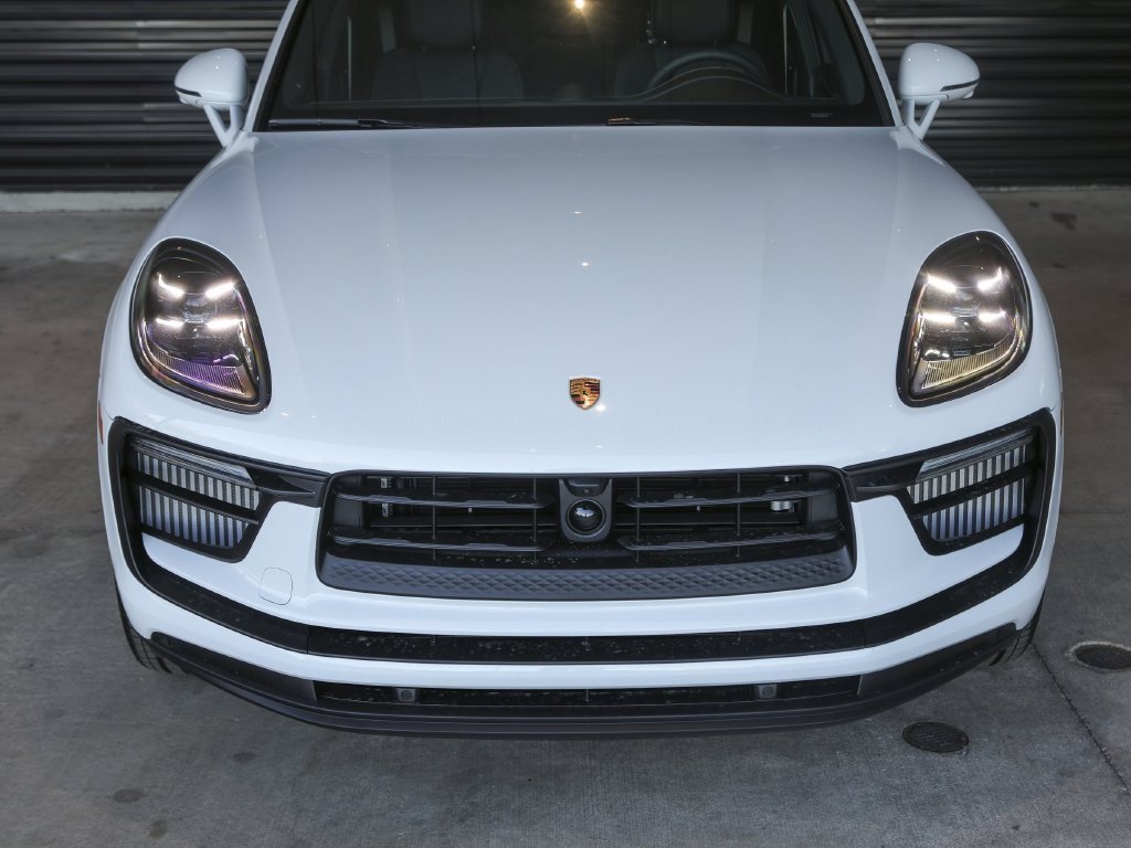 Certified 2026 Porsche Macan S AWD/4WD image 11