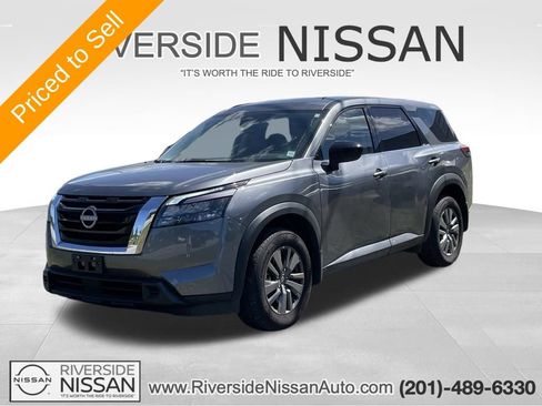 Certified 2024 Nissan Pathfinder S AWD/4WD image 1