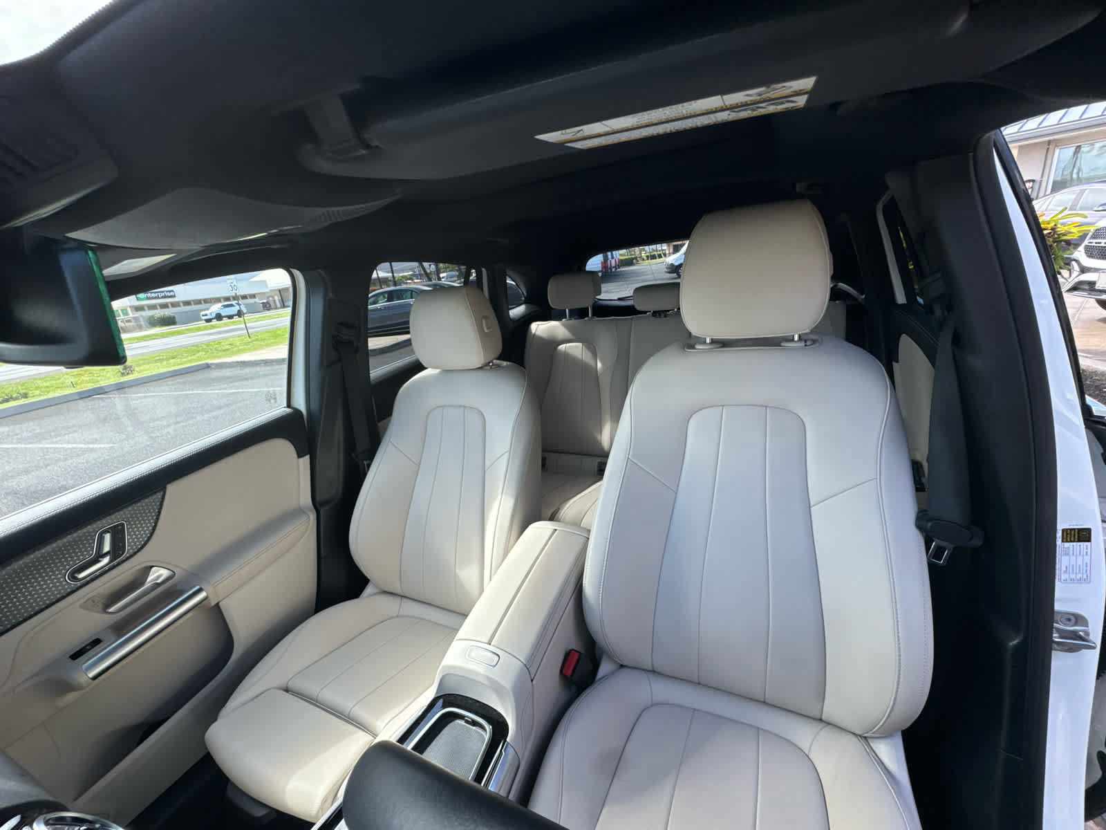Used 2025 Mercedes-Benz GLA 250 4MATIC image 13
