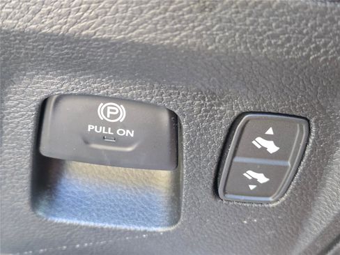 Used 2023 RAM 1500 Big Horn AWD/4WD image 24