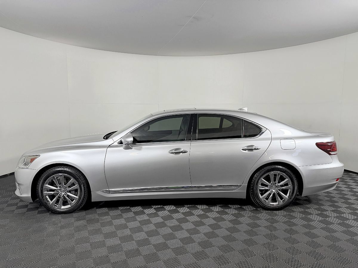 Used 2014 Lexus LS 460 w/ Comfort Package RWD image 18