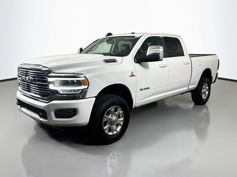 Used 2024 RAM 2500 Laramie AWD/4WD image 4